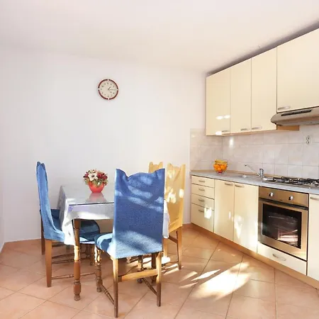 Apartment With A Parking Space - 18498 Makarska
